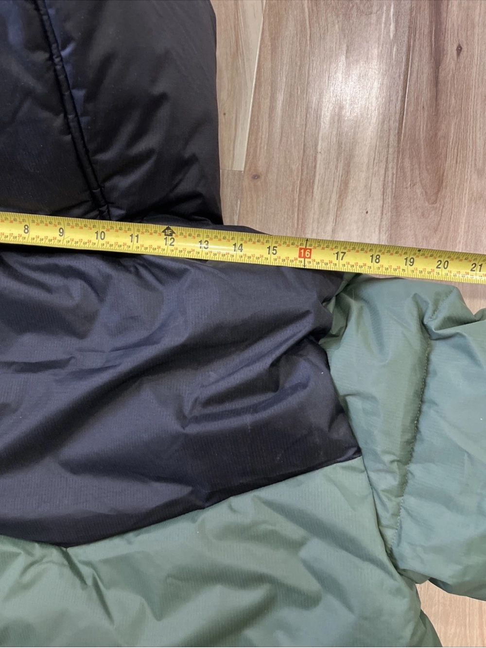 Reebok Olive Green Jacket Reversible with Black Zipper Detailing - Picture 5 of 16